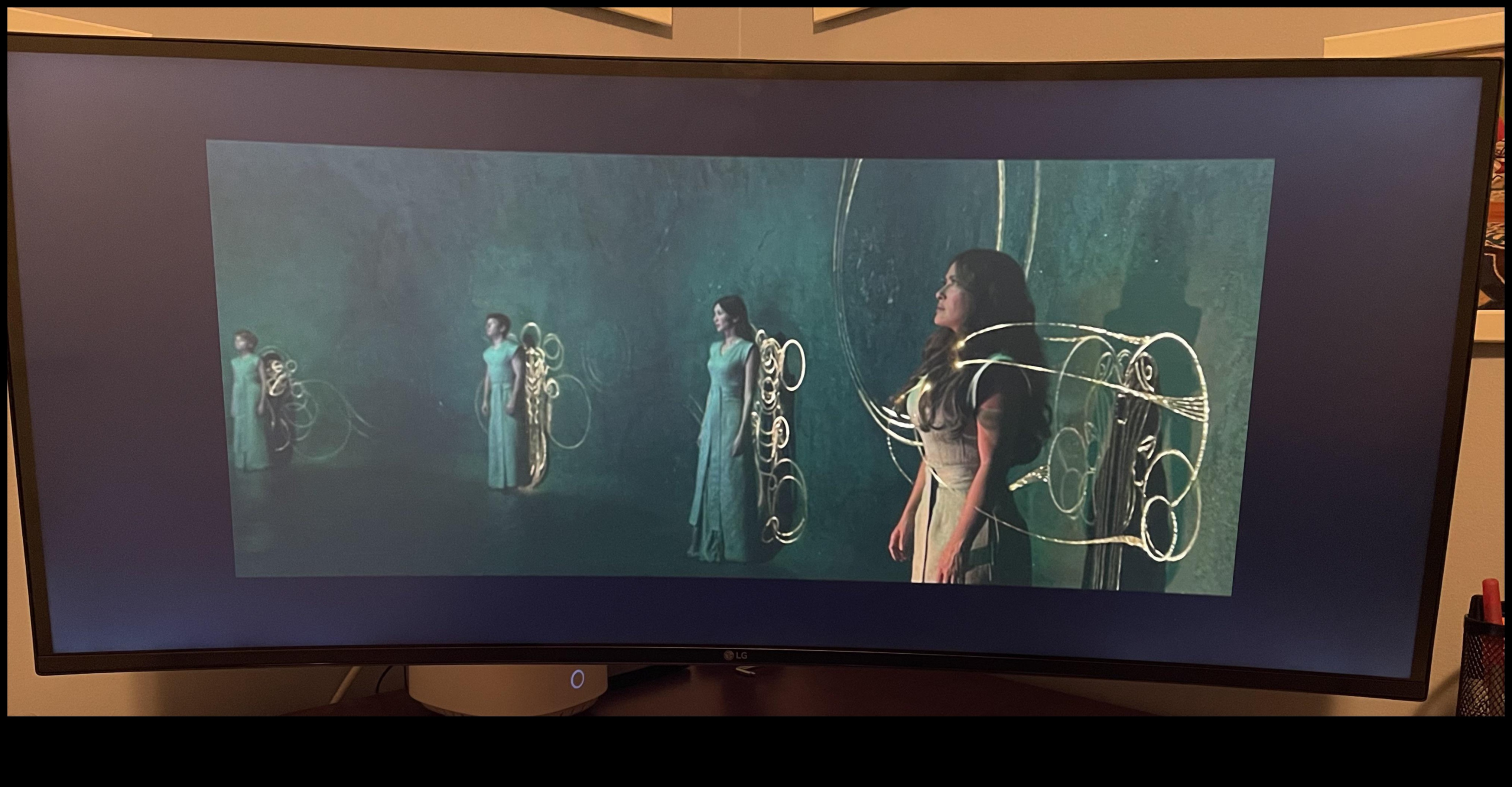 Sinematik Duygu: Ultrawide Sinemaskop en boy oranlarına sahip monitörler